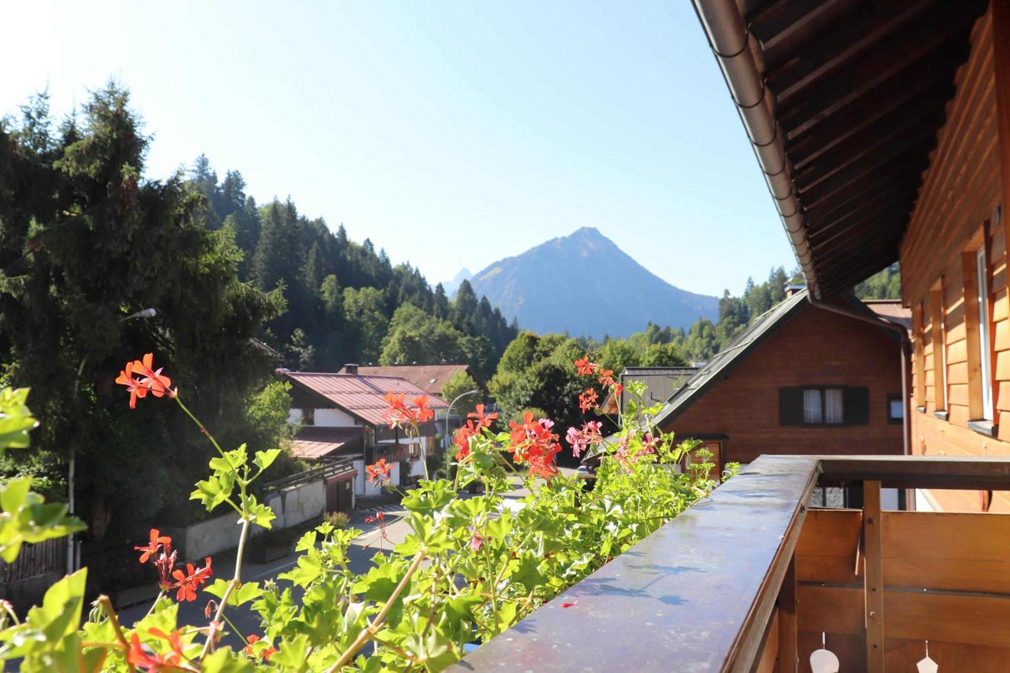 Faltenbach Ferienwohnungen In Oberstdorf Exterior photo